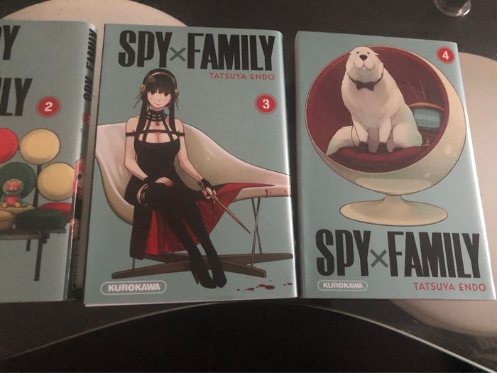 Le lot de 4 manga Spy x family 15€ le lot et l’unité est à 5€ le livre me dire avant achat quel livre vous souhaitez - photo numéro 3