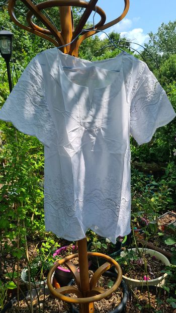 Blouse chemise  haut romantique et sexy dentelle macramé brodé blanche T 36