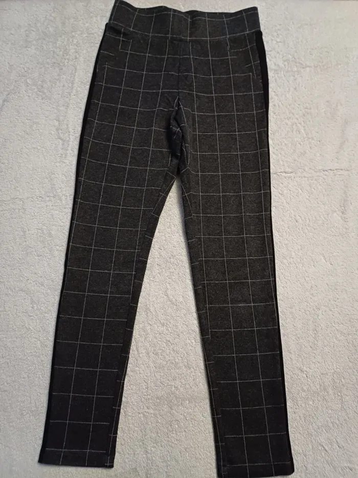 Pantalon Kiabi 12 ans (réf perso G-N17)(familleac72)