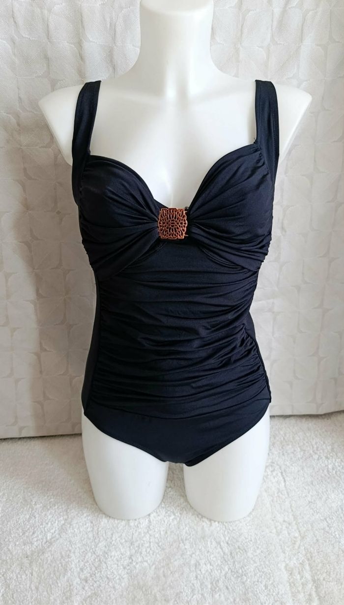 Maillot de bain une pièce Rougegorge noir boucle dorée neuf 90C - photo numéro 1