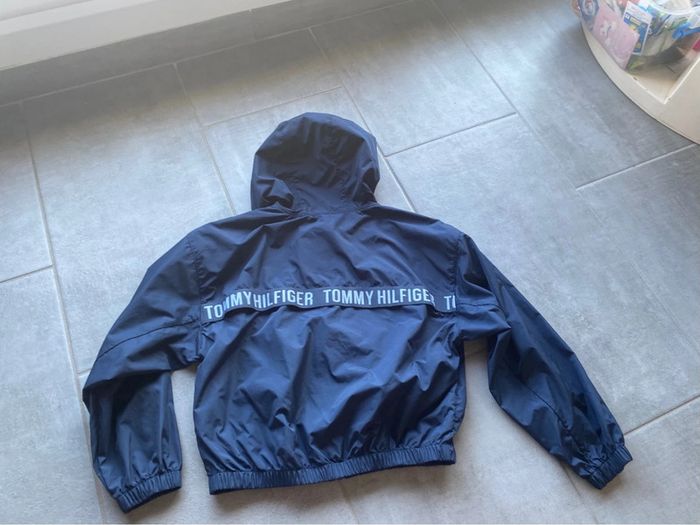 Veste tommy hilfiger légère 10 ans - photo numéro 2