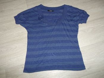 Tee shirt MORGAN bleu foncé et argenté décos boutons et dentelle M TBE