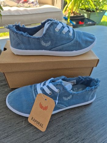 Baskets en toile tennis Kaporal bleues jeans 34 neuves