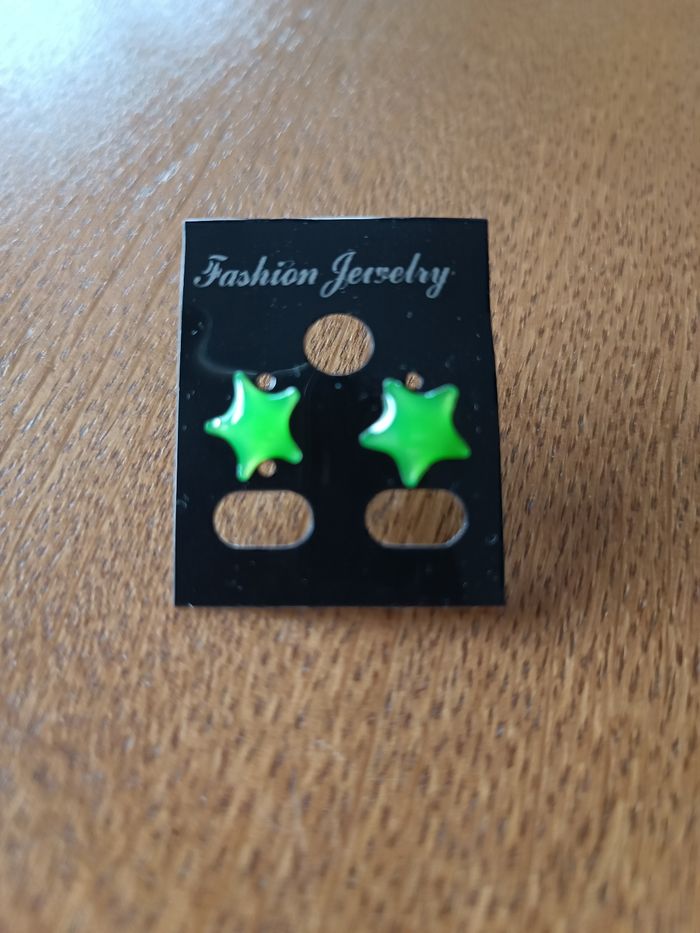 Boucles d'oreilles "étoile"  / vert