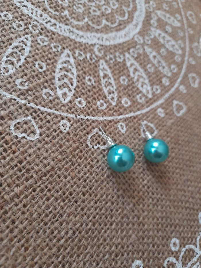 Boucles d'oreilles perles verte - photo numéro 2