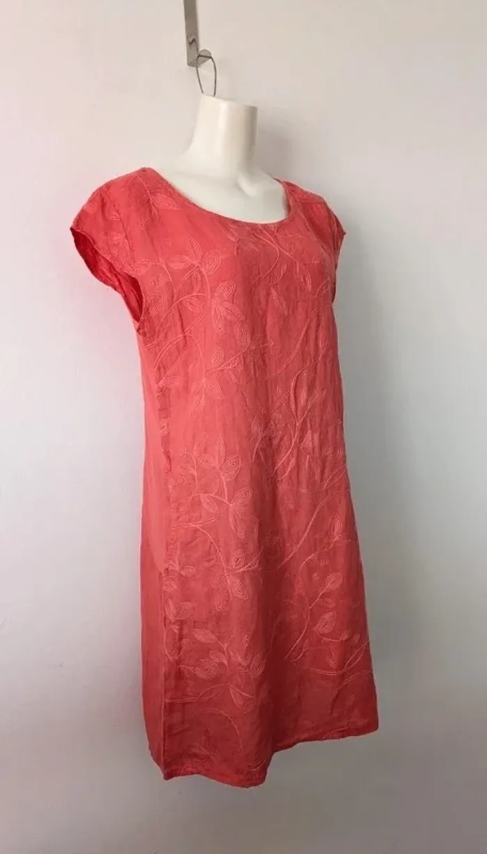 Robe d'été brodé 100% lin corail - Miss Culture Sud - taille L - photo numéro 2