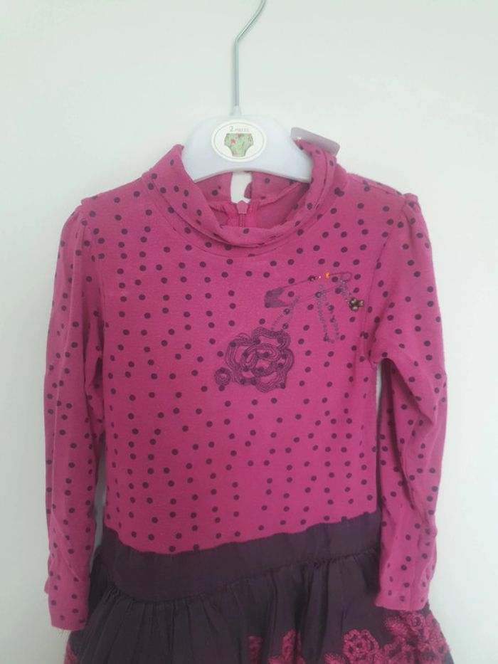 Robe manche longue rose a point violet broderie fleurs sur volant marese 2 ans - photo numéro 2