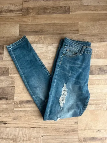 Jean effet déchiré t38