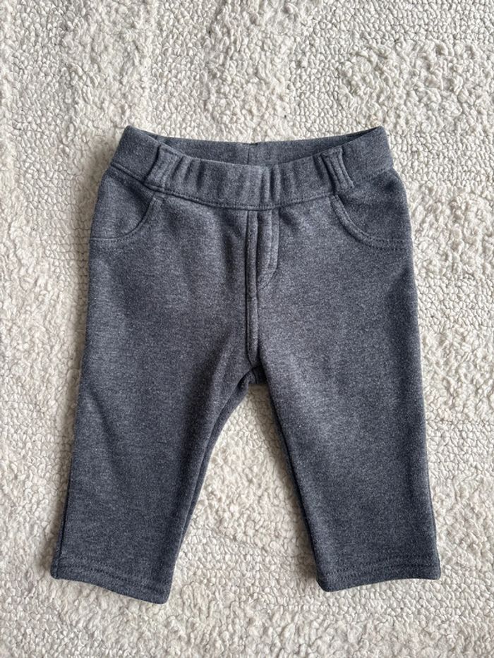 Pantalon Kiabi gris 6M