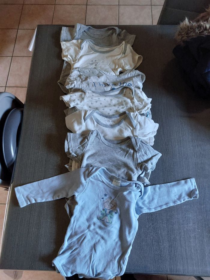 Lot vêtements 24 mois - photo numéro 3