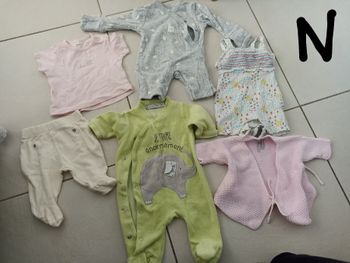 Lot fille naissance/1 mois/3 mois (23 vêtements)