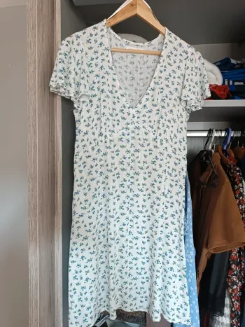 Petite robe blanche à fleurs