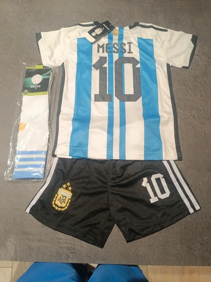 Tenue foot Léo Messi argentine. T.18