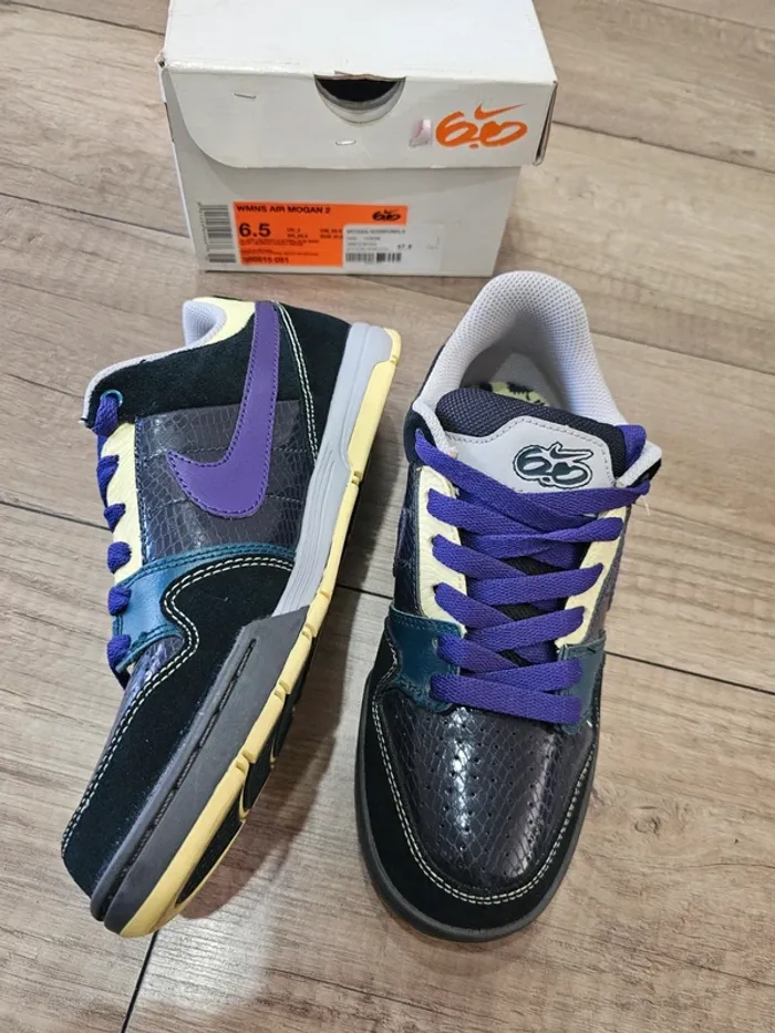 Très belles Nike Air Mogan 2, noirpurple, pointure 37,5 - photo numéro 4
