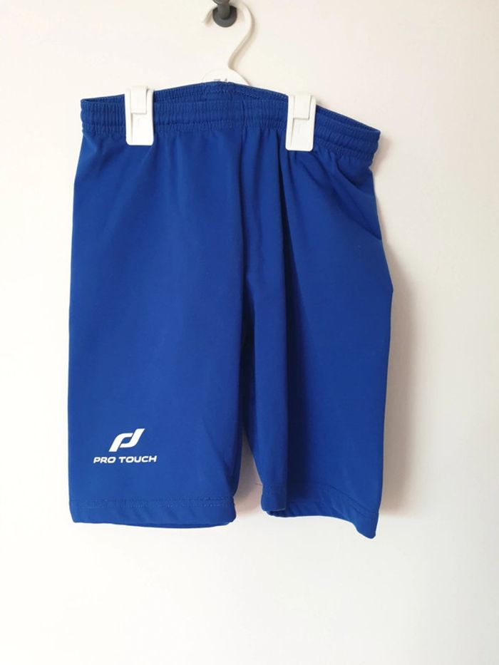 Tee-shirt et sous short Taille S pour le foot - photo numéro 6