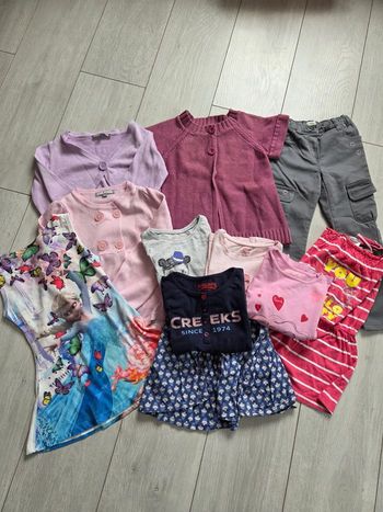 Lot tee shirt gilets robes 4 ans