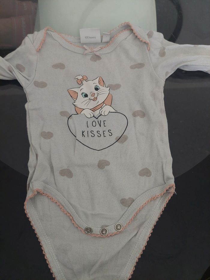 Lot 30 bodies 3 mois - photo numéro 5