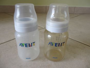 Lot de 2 biberons en plastique Avent 260 ml + 1 tétine