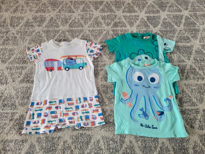 Barboteuse et t-shirts 18 mois