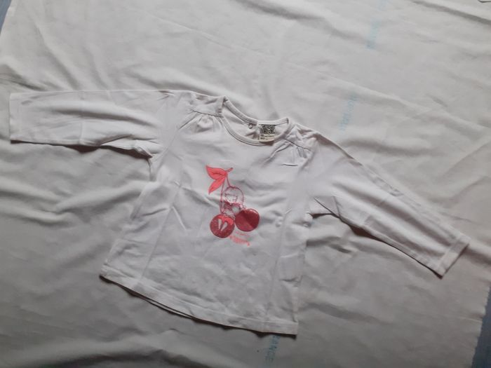 Sweet blanc motif cerises pailletées et petite fille saumon