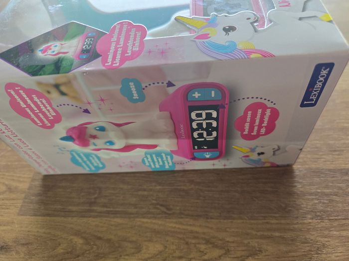 Réveil veilleuse digital LEXIBOOK - Licorne - 3D lumineux et sonore - Blanc et rose - Enfant - photo numéro 3