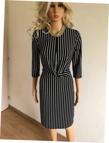 Robe noire et blanche à rayures Hema taille S jamais portée