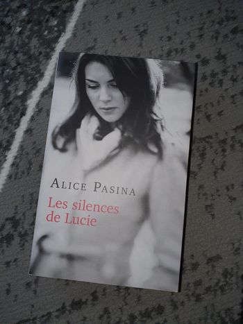 Livre "Les silences de Lucie"