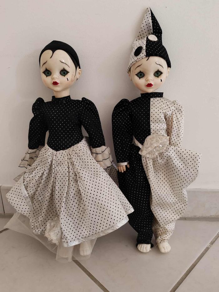 Lot de deux poupées Pierrot et Colombine