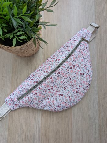 Sac banane femme fleuri rose et blanc