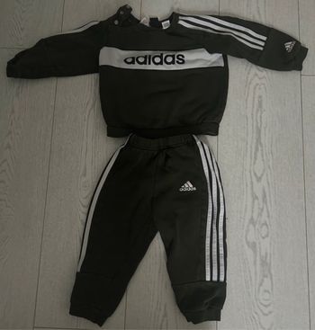 Lot 5 ensembles survêtements