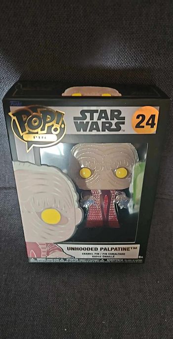 Funko pop pin 24 unhooded palpatine
