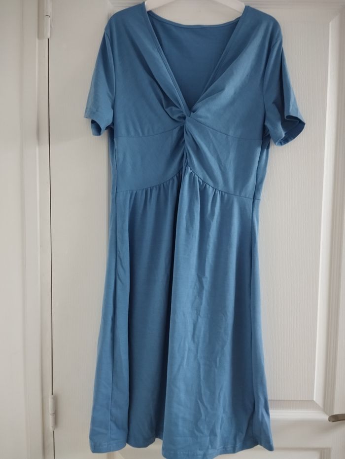 Robe bleue - photo numéro 3