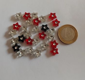 Lot de 28 perles avec strass