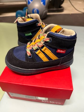 Chaussures kickers taille 20 neuves