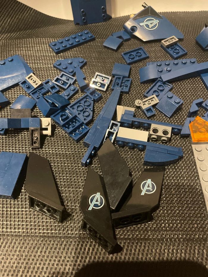 Lego petit lot vrac Avengers 76126 le quinjet bleu foncé et autre officiel Marvel. - photo numéro 2