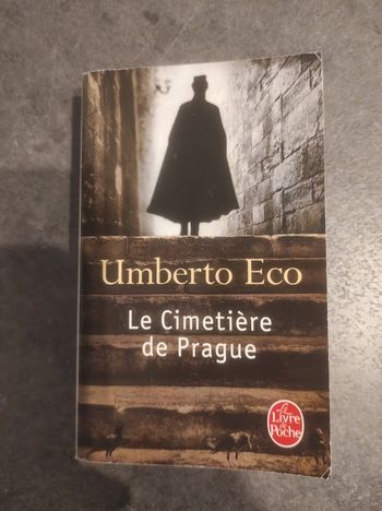 Le Cimetière de Prague Umberto Eco Livre de Poche 2012