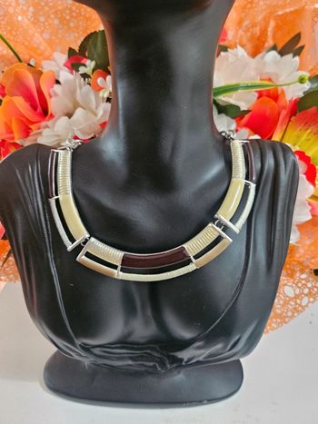 Collier doré/marron/beige en acier inoxydable