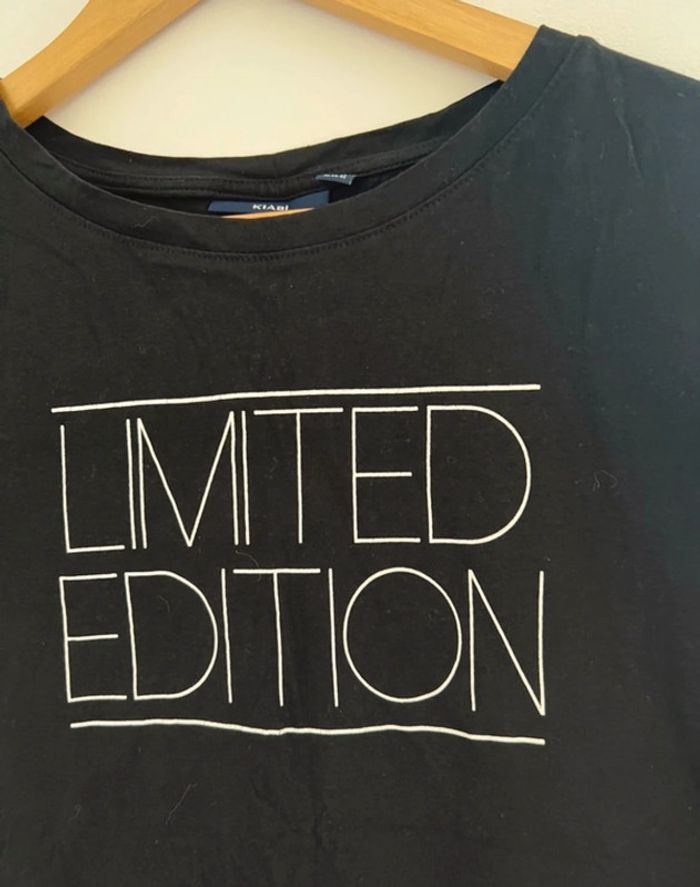 T shirt avec écritures - photo numéro 2