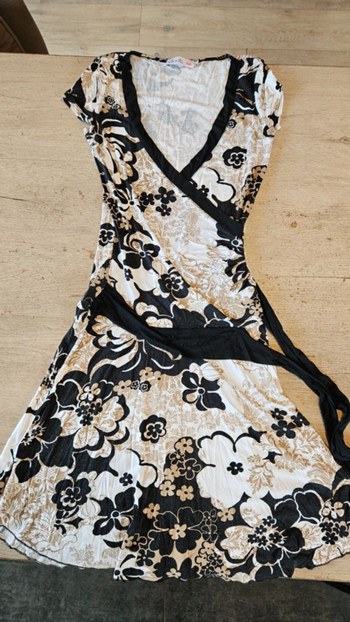 Robe courte à manches courtes noire, blanche et beige, Dixit, M - photo numéro 6