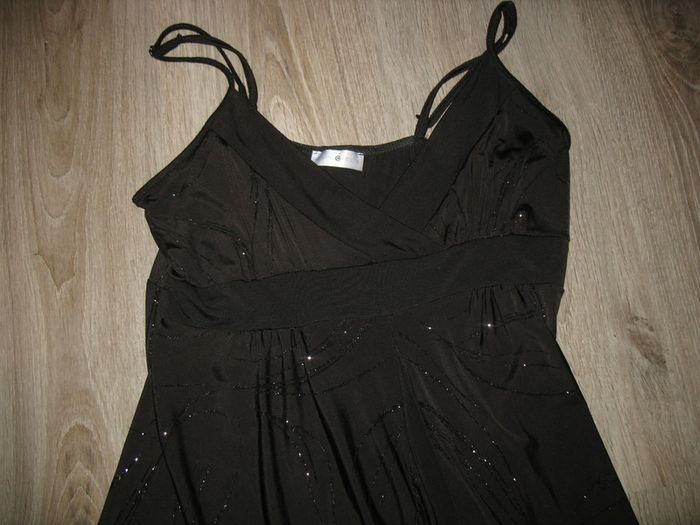 ROBE DE SOIRÉE MI LONGUE NOIRE A BRETELLES"CACHE CACHE" - TAILLE 40 - n°09 - photo numéro 3