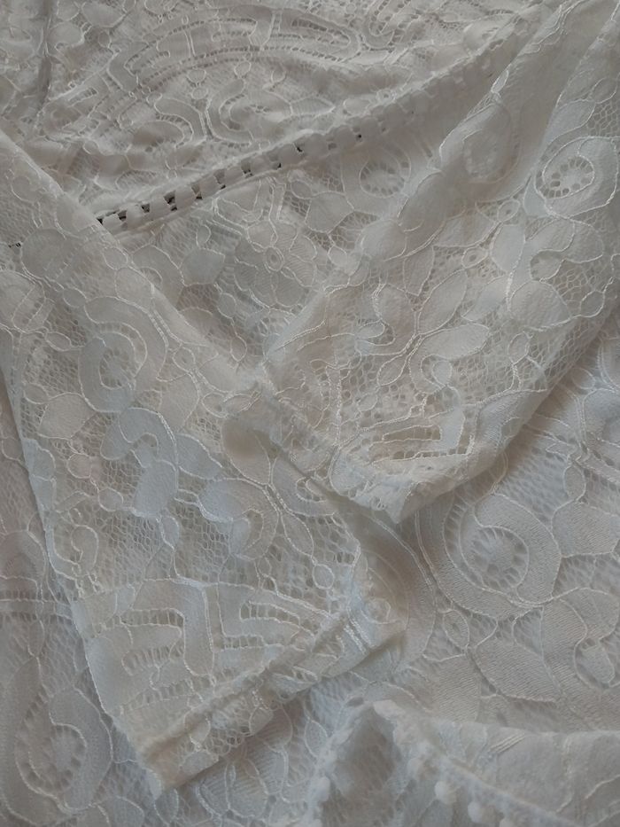 Superbe robe blanche en dentelle – Dos nu – Taille L (taille petit) → Idéale M - photo numéro 4