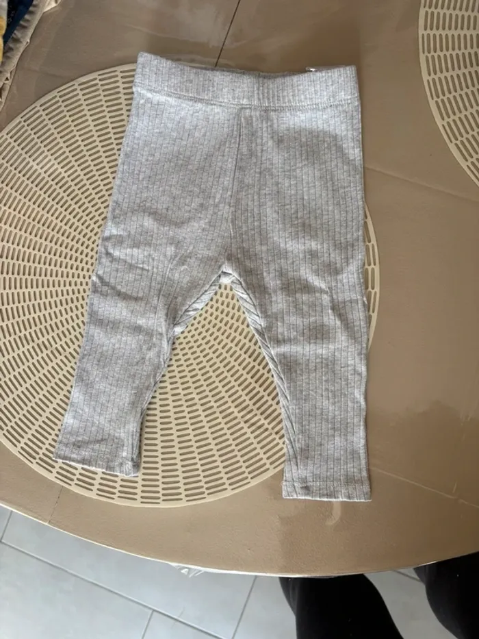 Lot Legging 9 mois - photo numéro 3