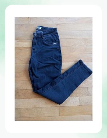 Joli jean noir taille 40