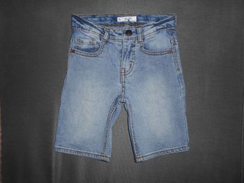 Short slim (Kiabi), taille: 5 ans à 0,50 EURO