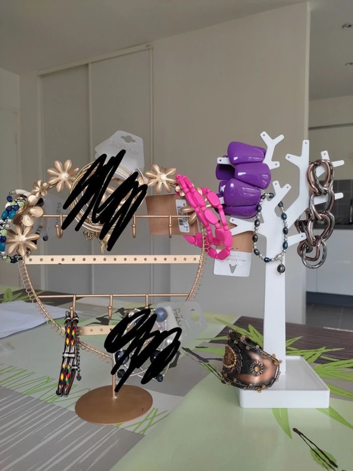 Différents bracelets