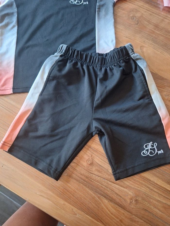 Ensemble short tee shirt taille 5 ans - photo numéro 3