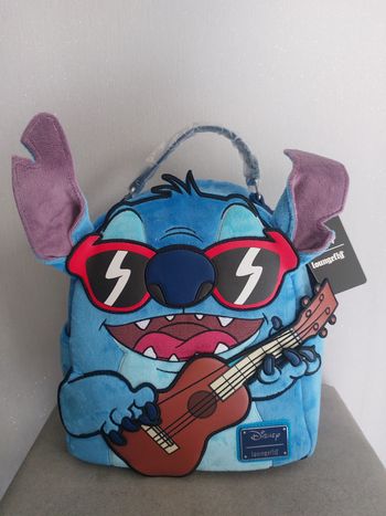 Loungefly stitch guitare
