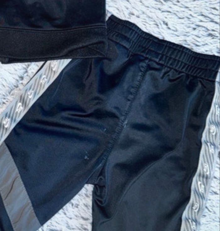 Ensemble jogging noir Nike bebe 18 mois bon état - photo numéro 5