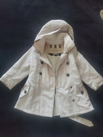 Authentique trench burberry fille 18 mois très bon état