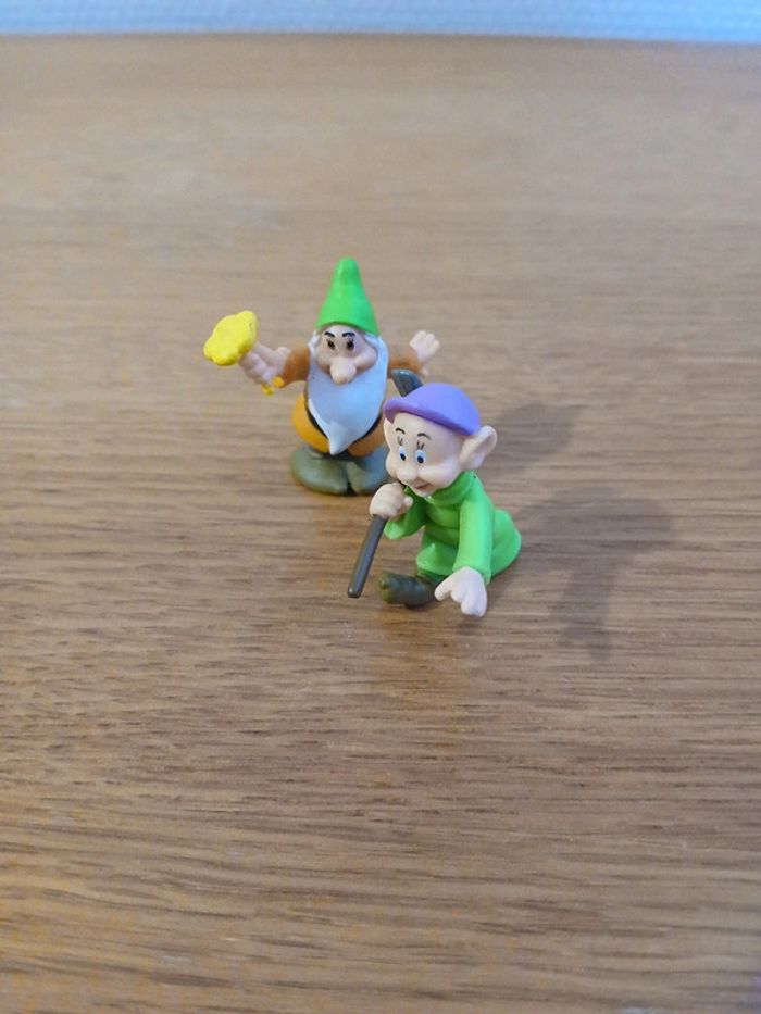 Lot de 2 nains de blanche neige